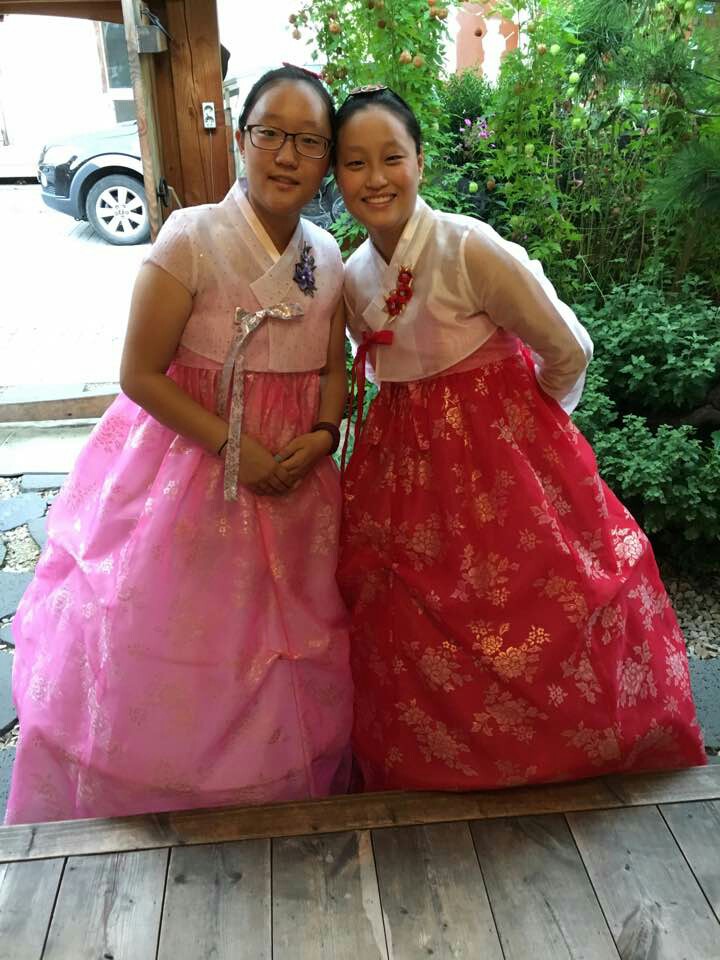 CL USA girls traveled in hanok village in  jeonju Attachments : 1930911070_bGIxeakU_1471926351490.jpeg